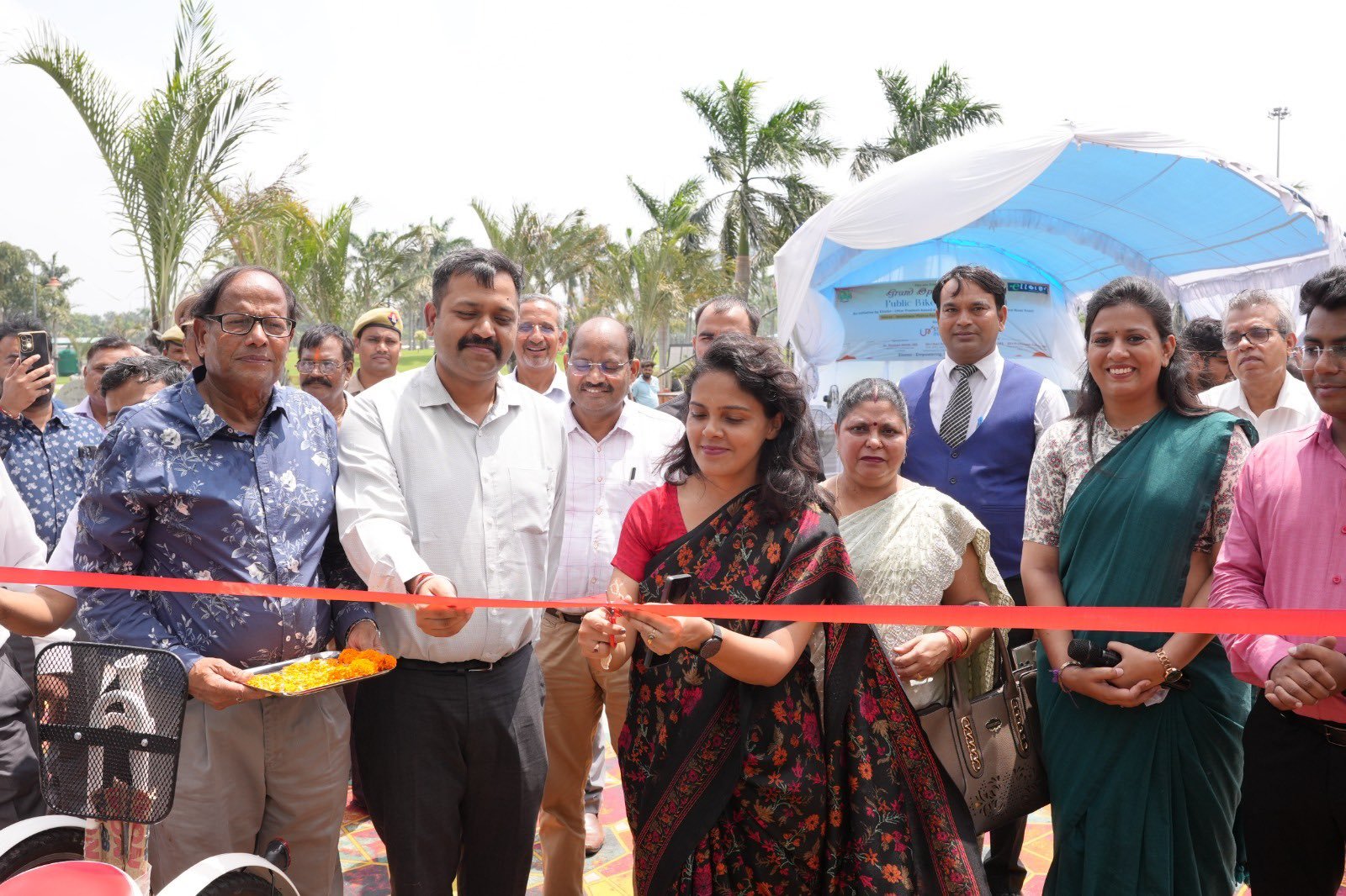 लखनऊ के लोगों के लिए खुशखबरी; अब आप ई-बाइक से लखनऊ के जनेश्वर मिश्र पार्क और गोमती रिवर फ्रंट का भ्रमण कर सकेंगे! लखनऊ के लोगों के लिए खुशखबरी; अब आप ई-बाइक से लखनऊ के जनेश्वर मिश्र पार्क और गोमती रिवर फ्रंट का भ्रमण कर सकेंगे!